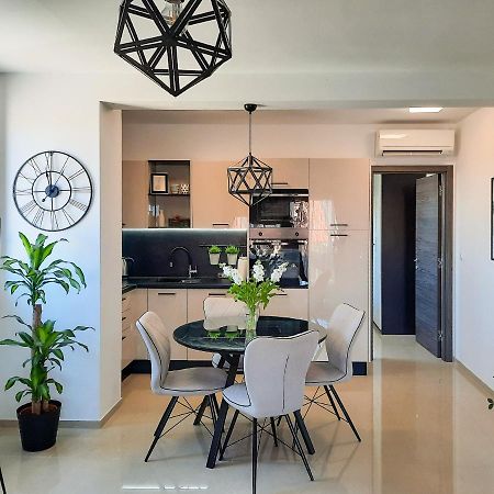 Enjoy Pula - New Apt With Terrace And Free Parking Garage Εξωτερικό φωτογραφία