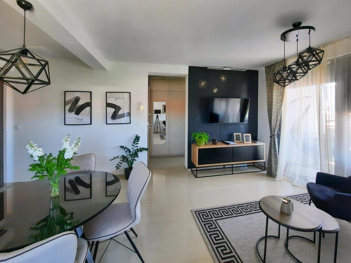 Enjoy Pula - New Apt With Terrace And Free Parking Garage Εξωτερικό φωτογραφία