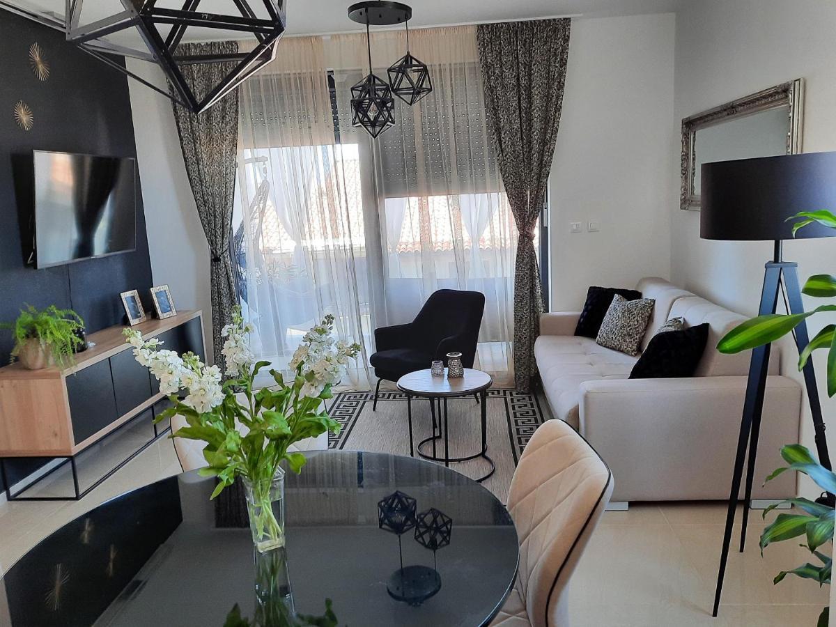 Enjoy Pula - New Apt With Terrace And Free Parking Garage Εξωτερικό φωτογραφία
